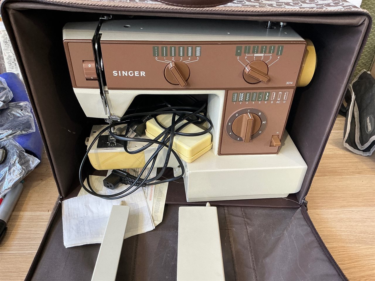 Sewing Machine Singer Merritt 304