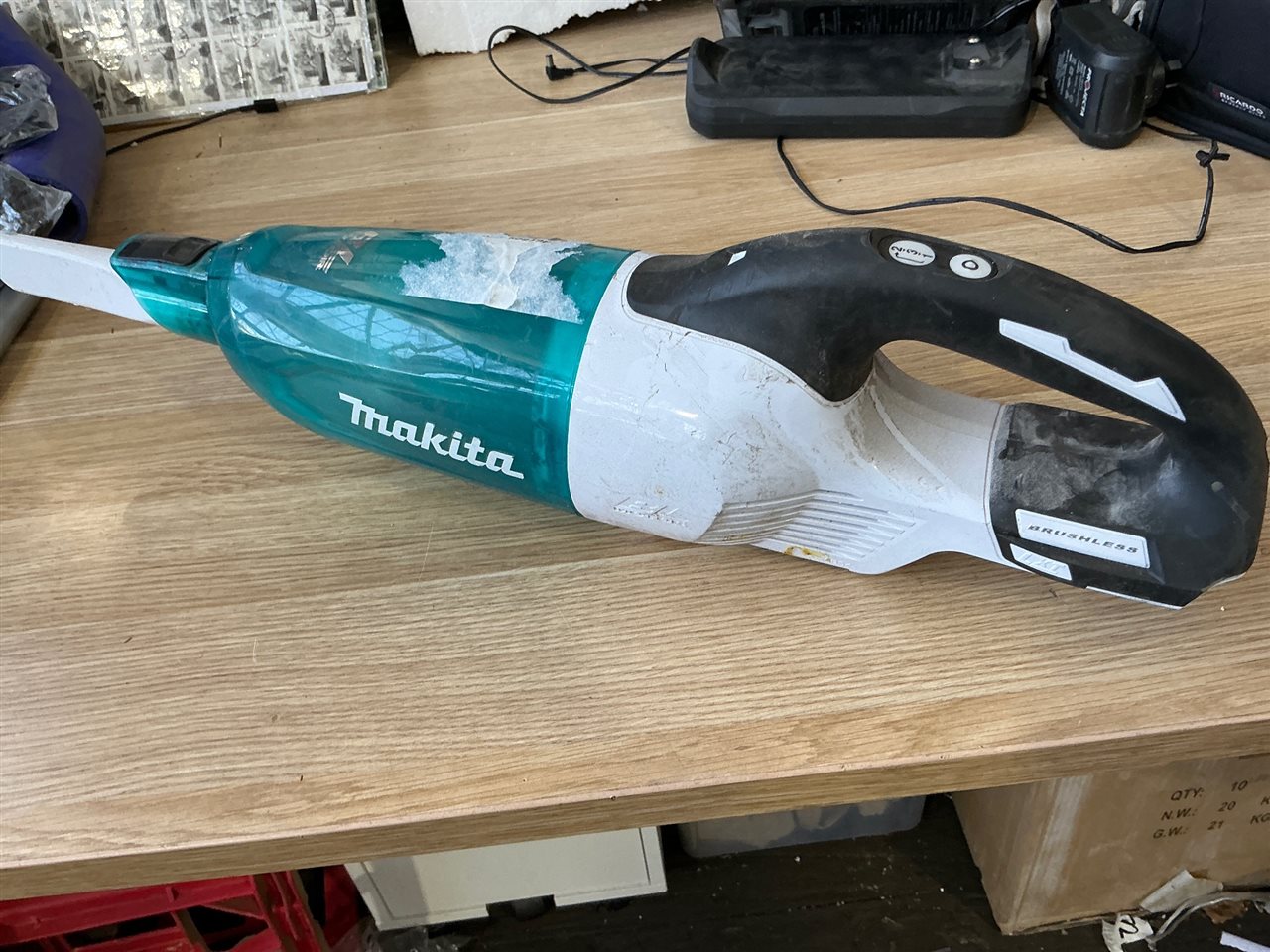 Makita 18V Vacuum 71007K- No Battery