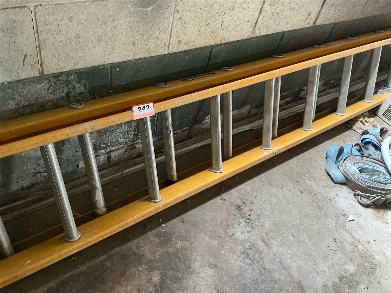 Extension Ladder - Gorilla- Fibreglass / Aluminium  3600 mm Closed