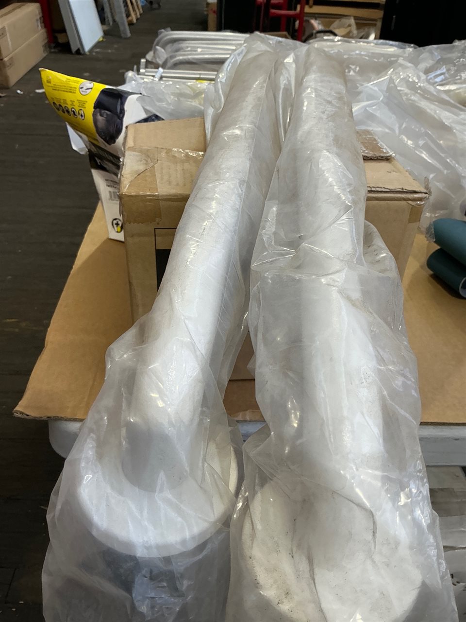 Alum.Grab Handrail -White -750,mm - Quantity of 2