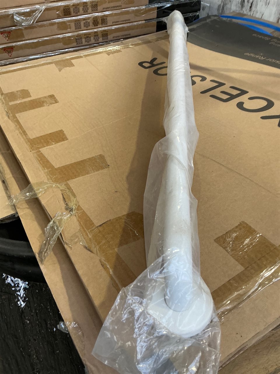 Alum.Grab Handrail -White  -1200 mm - Sold Per Each