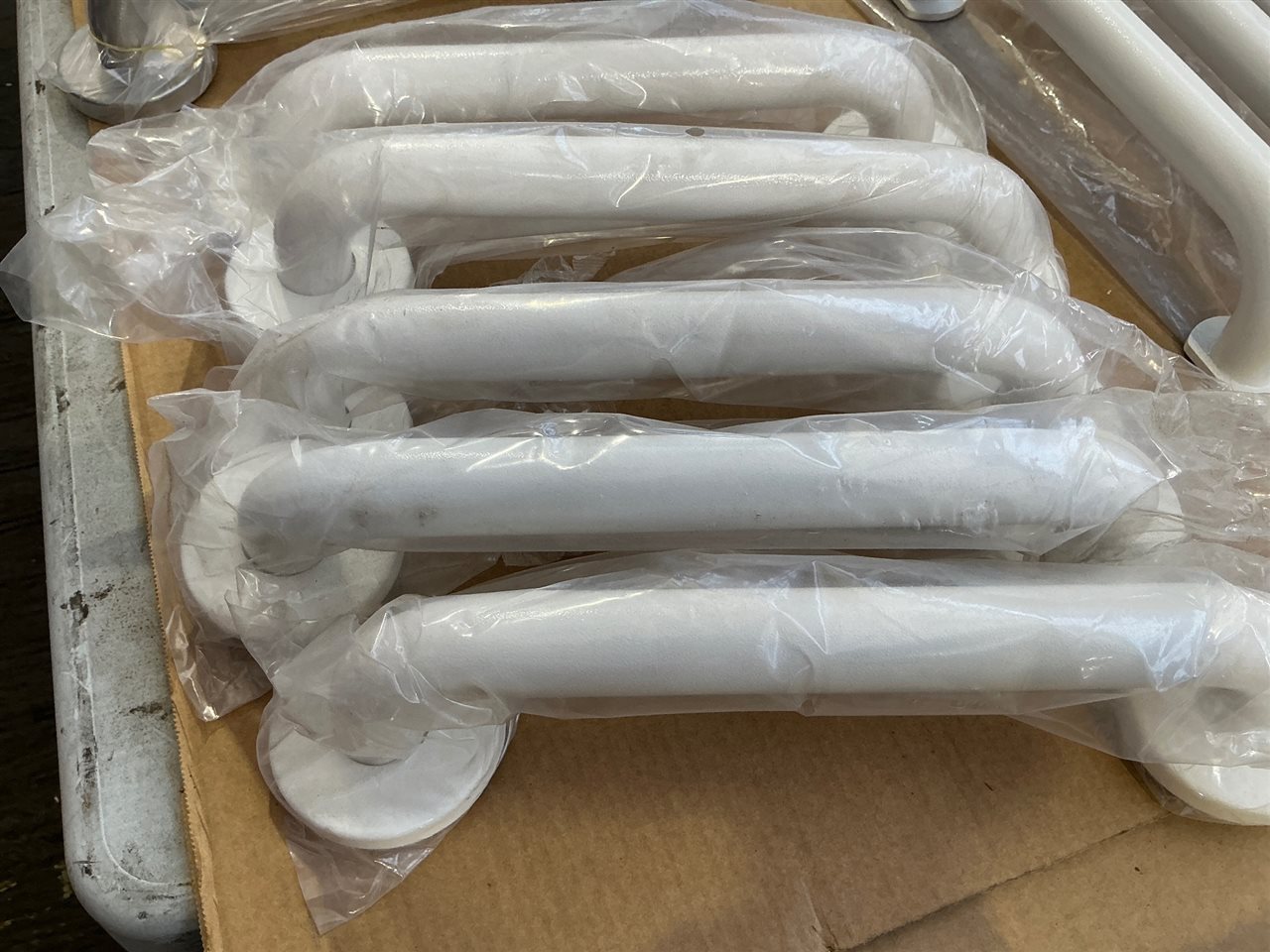 Alum.Grab Handrail -White -300 mm - Quantity of 5