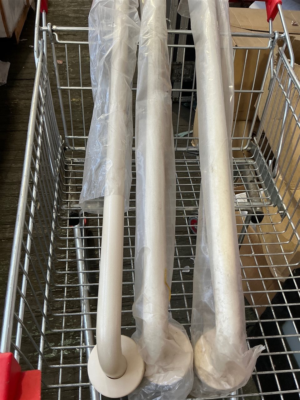Alum.Grab Handrail -Cream -   3 @ 900 mm