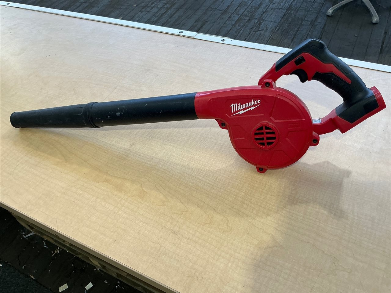 Blower Milwaukee M18BBL 18V Compact