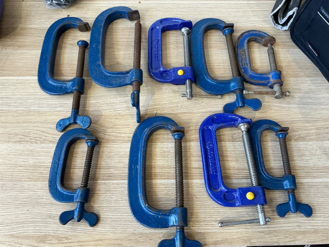 Quantity of 9 G Clamps