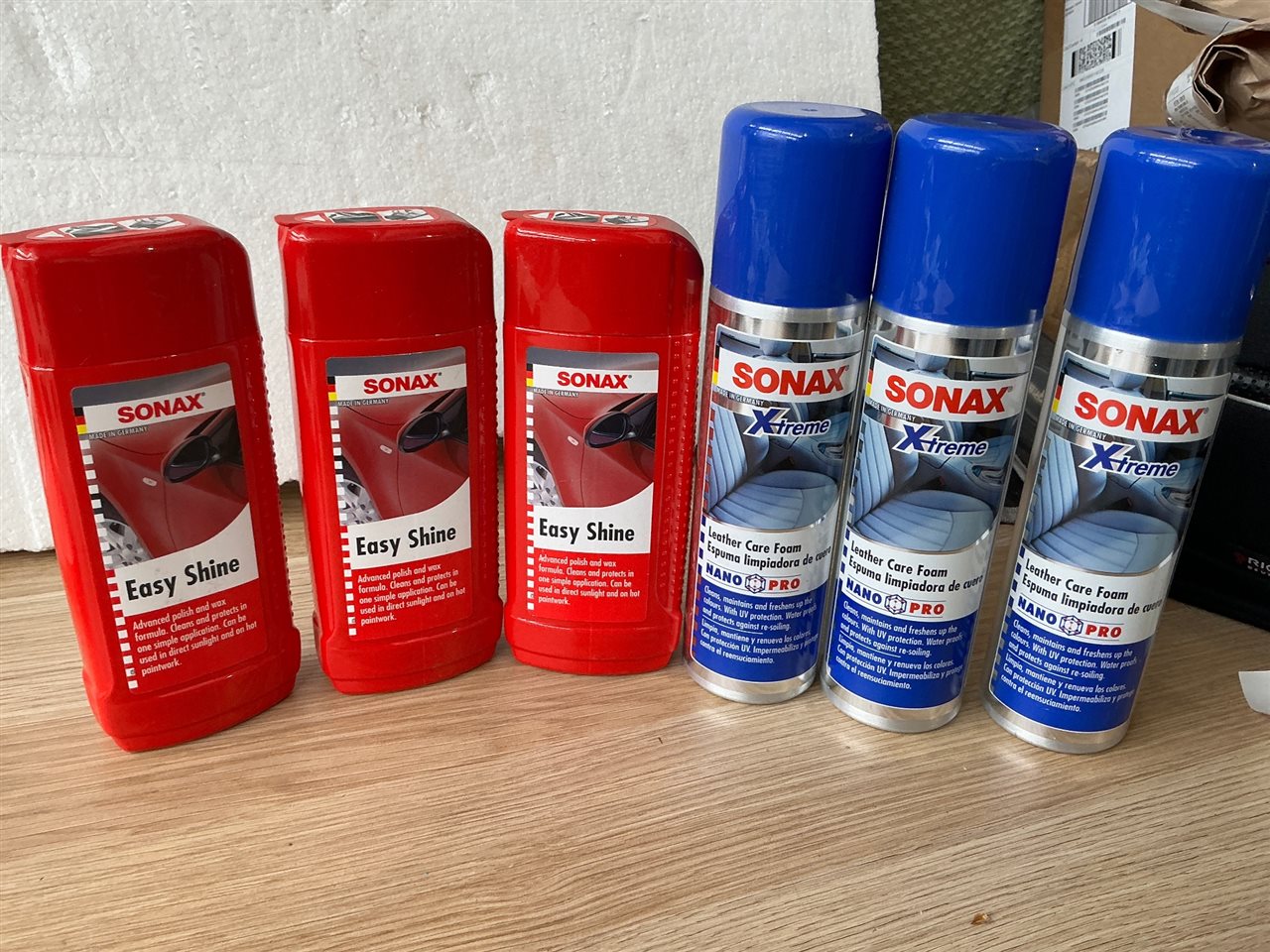 Easy Shine Wax x 3 and Quantity of 3 Leather Care Foam