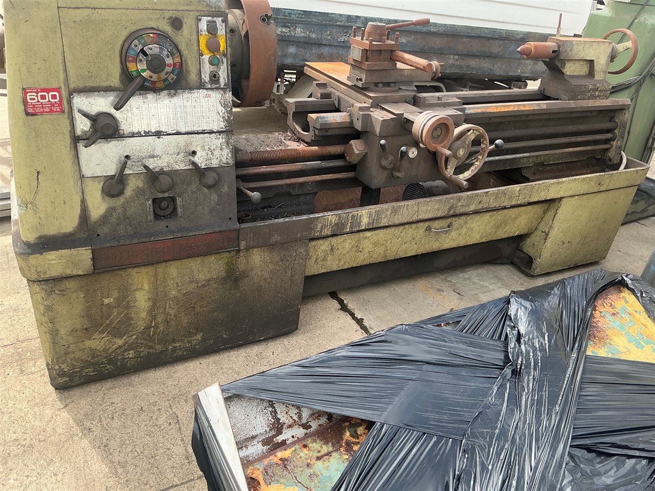 Colchester Mascot 1600 Lathe -435 mm Swing X1500 mm Between Centres -4 Jaw Chuck - 3 Phase 415 Volt - Sold As Is Thumbnail