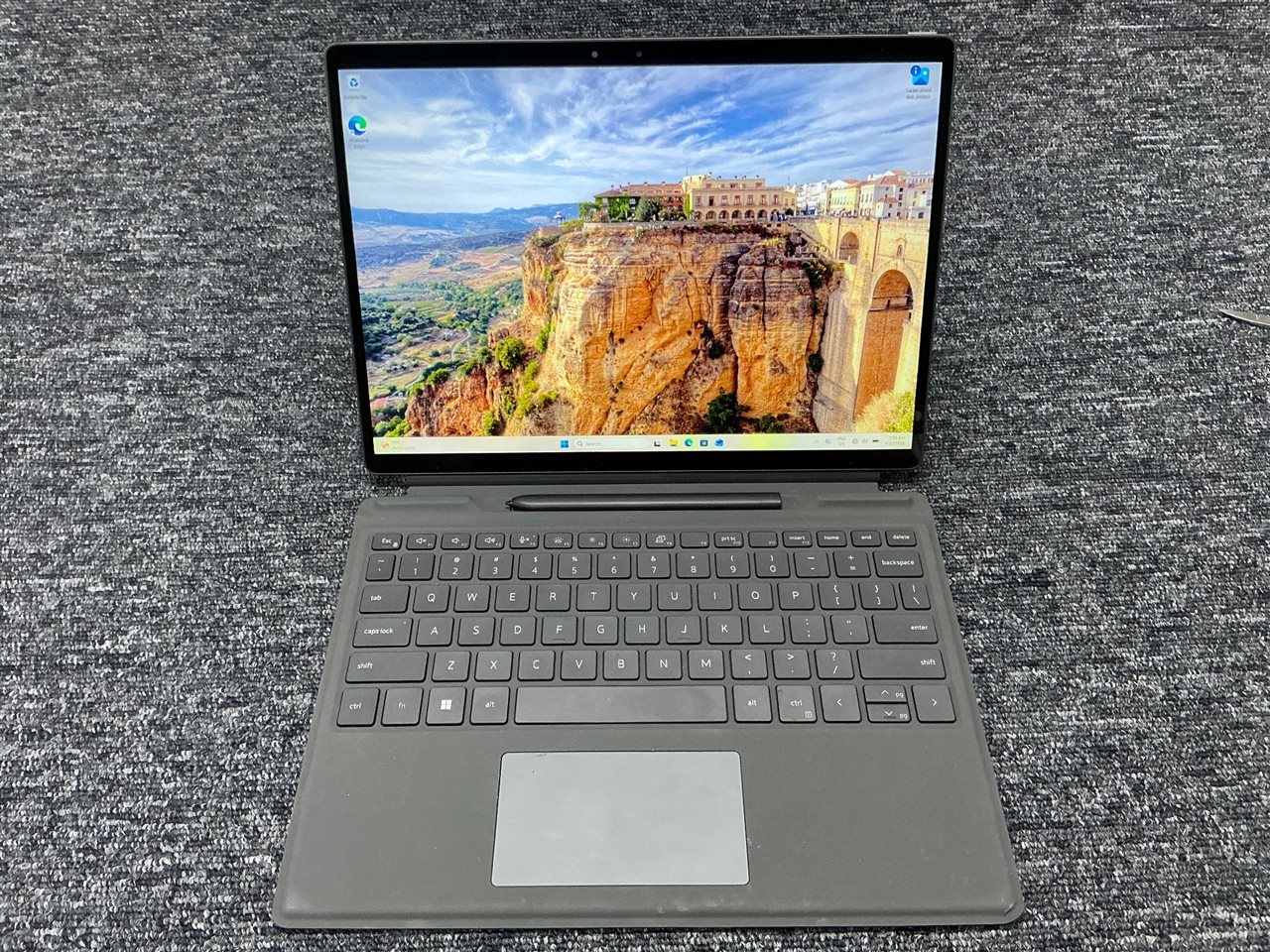 Dell Latitude 7320 Detachable - Intel Core i5-1140G7, 16 GB RAM, 512GB NVMe SSD with Adapter