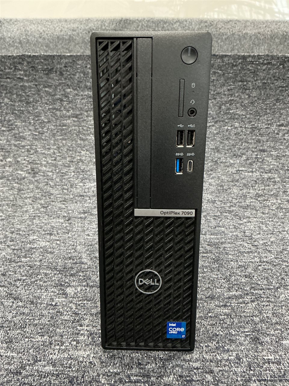 Dell Optiplex 7090 - Intel Core i7-11700, 32 GB RAM, 1000GB NVMe SSD with Power Lead