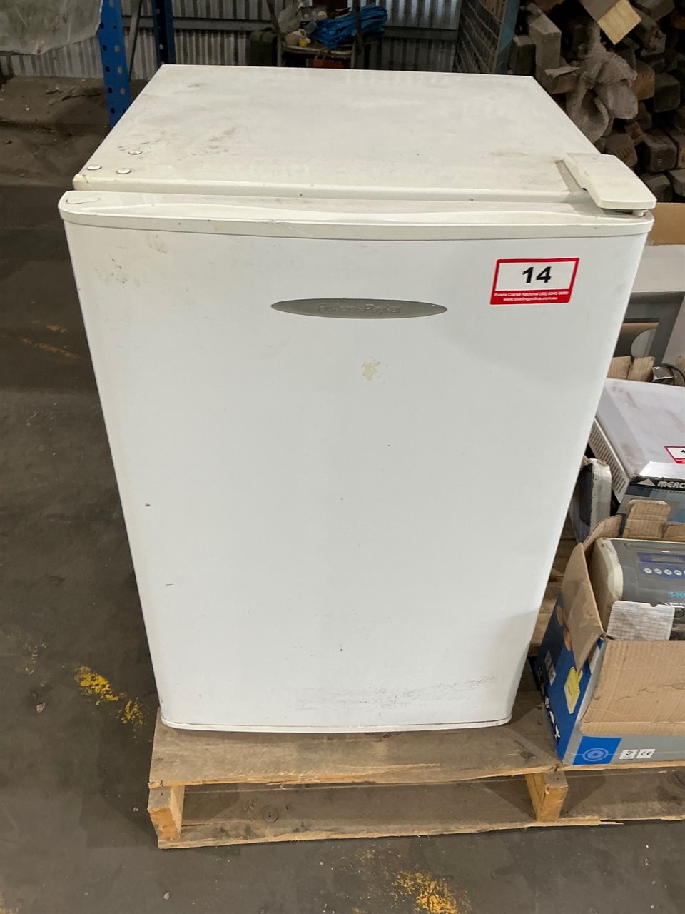 Fisher & Paykel Bar Fridge-115 Litre