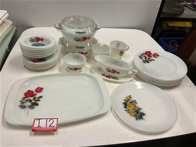 Pyrex Platter, Casseroles, Gravy Boat, Dinner Plates, Jugs And Sugar Bowl, June Rose Design Made By Jaj Jobling, England Thumbnail