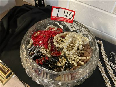 Costume Jewellery Necklaces Container Included Thumbnail