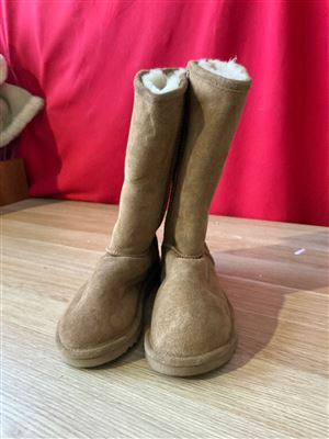 UGG Boots - Aust Size 3 USA Mens 4 USA Ladies 5, Long Pullons, Chestnut Colour, Sold Per Each Thumbnail