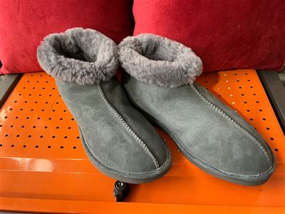 Aussie Land UGG’S, Grey, Aust Size 15, Short Length, Sold Per Each Thumbnail