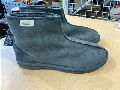 AussieLand UGG’S, Grey, Aust Size 15, Short Length Thumbnail