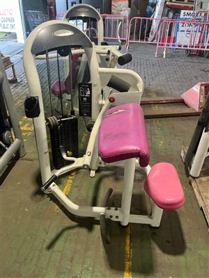 Matrix Arm Curl - Pin Loaded Commercial Strength Machine Thumbnail