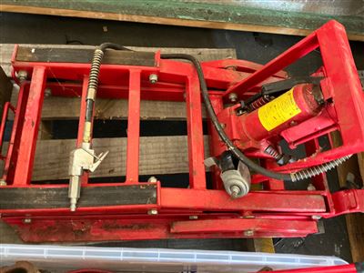 Air / Hydraulic Jack Thumbnail