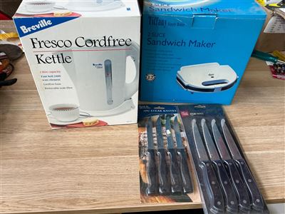 Sandwich Maker, Cord Free Kettle and Steak Knives Thumbnail