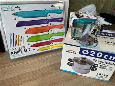 Knife Set Steam Pot and Measuring Jug Thumbnail