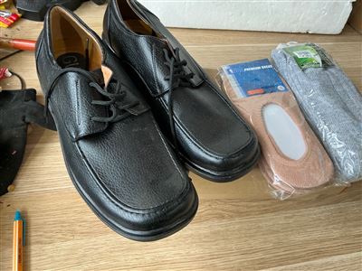 Shoes  and  2 Pr. Socks  Size U K 91/2 -EUR 44 Thumbnail
