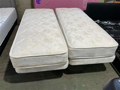 Craftmatic Electric Adjustable Beds - 2 Singles -with Castor Wheels - Thumbnail