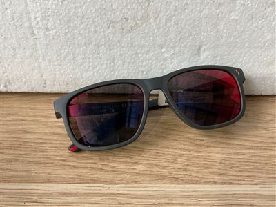 Sunglasses Thumbnail