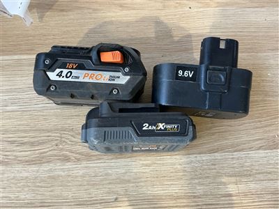 AEG Battery 4.0 Ah and 2 Odd Batteries Thumbnail