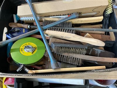 Box of Wire Brushes Thumbnail