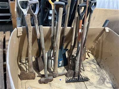 Quantity of Garden Tools Thumbnail