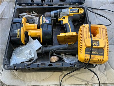 Dewalt Cordless 18 V Driil with Batteries / Charger - Old Type BattNot Tested Thumbnail