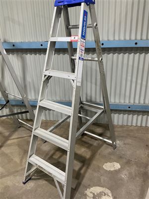 Ladder Approx 1800mm High (Located at Wingfield) Thumbnail