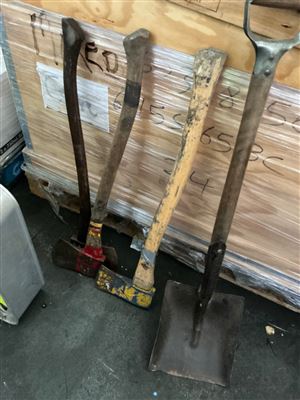 Quantity of 3 Axes and Shovel Thumbnail