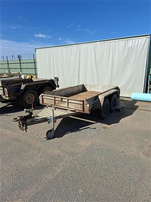 Olympic 8 X5 Tandem Trailer -Year 1983 - 75 mm Ring Tow Coupling - Hydraulic Overide Brakes - Swing Away Jockey Wheel -Led Lights -Has Surface Rust -Sold As Is - Previous Registration Number Txu-019 -Sold Unregistered - No Plates --Chassis Number 5205 -U L M .66 T - A T M 1.99 T (Buyer to Arrange uplift and Removal From Roseworthy Depot ) Thumbnail