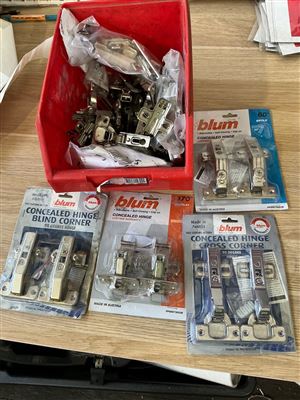 Quantity of Cabinet Door Hinges Thumbnail