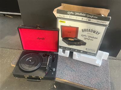 Portable Retro Turntable Briefcase Thumbnail