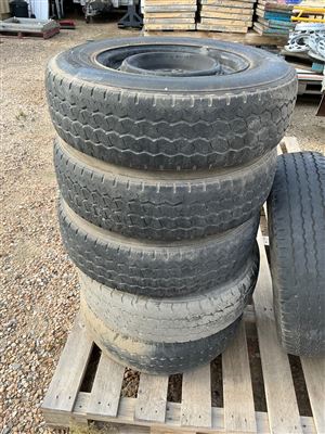 Toyota Hi Ace Van Wheels - 6 Stud - 195 R 15 ' - Quantity of 5 (Collect From Greenfields ) Thumbnail
