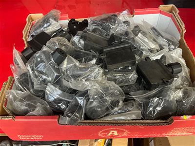 Quantity of Flat 7 Pin Socket Trailer Light Plugs Thumbnail