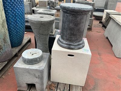 Pallet of 4 Assorted Garden Pedestals and Plinths Thumbnail