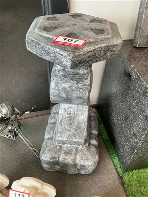 Solid Garden Pedestal with Heart Recess Top, Grey Silver Wash Thumbnail