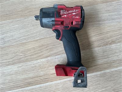 Milwaukee 18 vCordless Wrench Nut Gun - No Battery Thumbnail