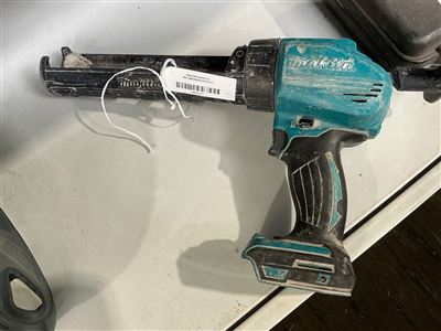 MAKITA Cordless 18 V Caulking Gun - No Battery Thumbnail