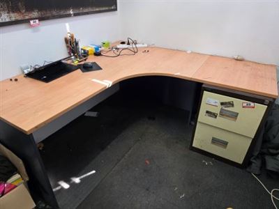 Large Corner Desk Thumbnail