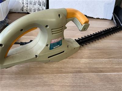 Garden Trimmer Ryobi RGT420D Thumbnail